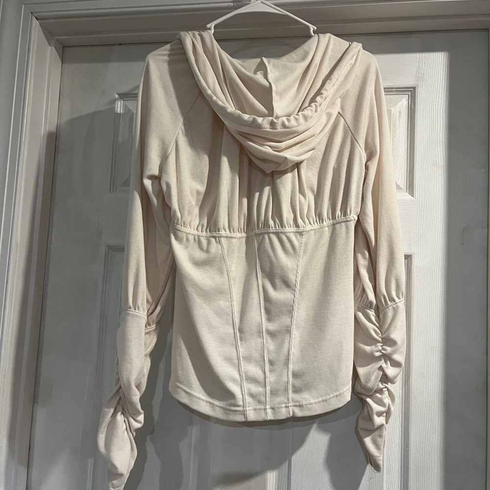 NWOT FreeMovement Top - Picture 3 of 3